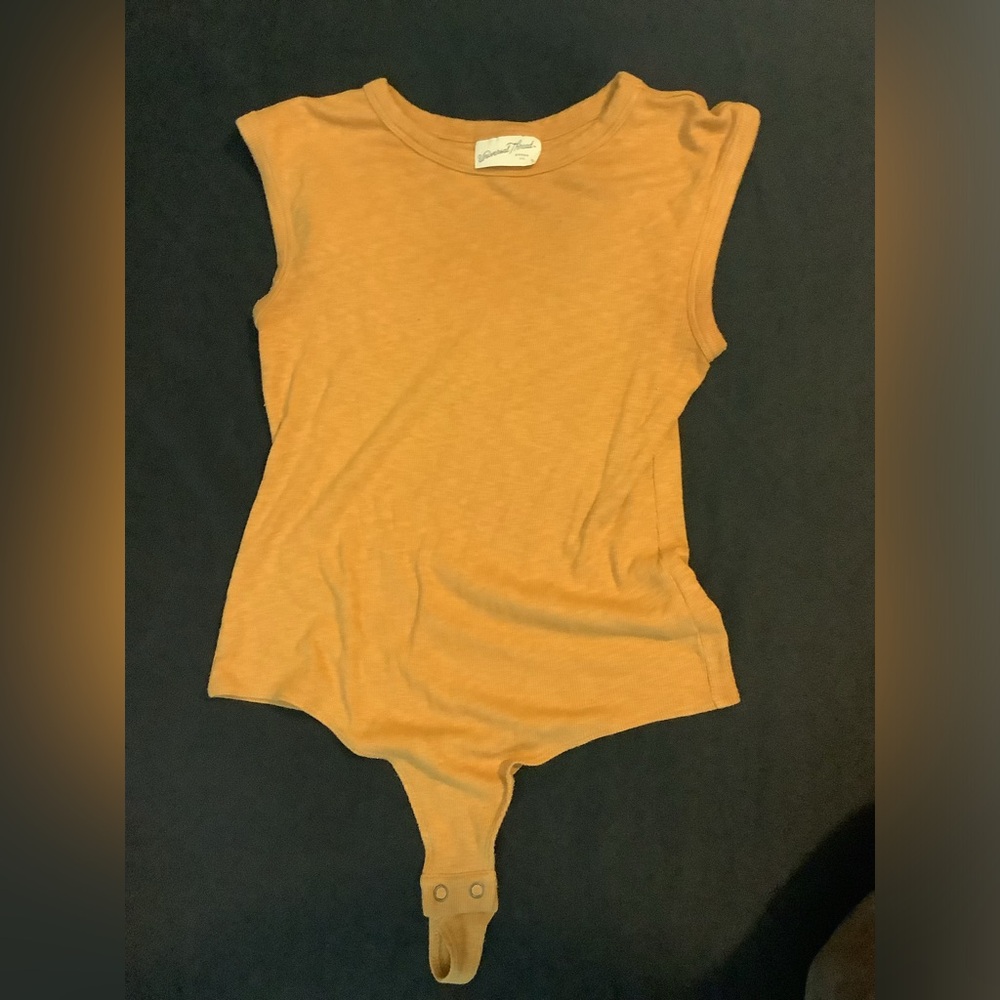 Women’s bodysuit size small